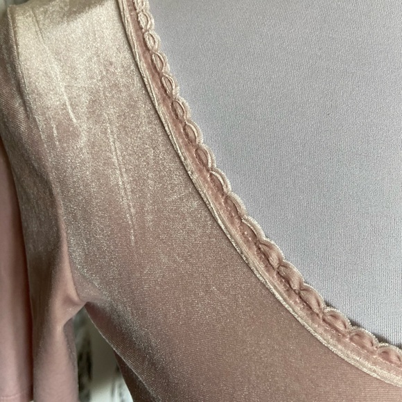 Abercrombie & Fitch velvety top🌸 - Picture 4 of 5